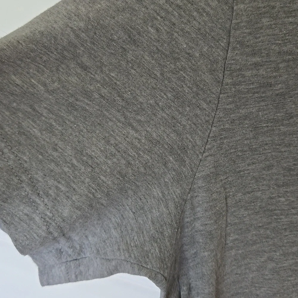 Kurzgesagt Gray Bird Graphic T-Shirt - Picture 2 of 8